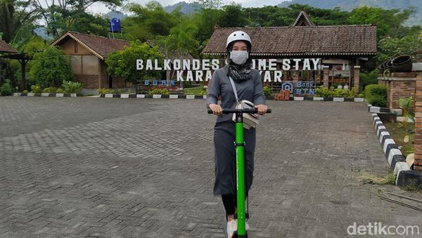 Skuter ini mulai beroperasi pada akhir Agustus 2021. Sekalipun termasuk baru, penyewa skuter ini bukan hanya warga Magelang saja, melainkan sudah datang dari Temanggung, Jogja maupun Jakarta. (Eko Susanto/detikTravel) Skuter ini mulai beroperasi pada akhir Agustus 2021. Sekalipun termasuk baru, penyewa skuter ini bukan hanya warga Magelang saja, melainkan sudah datang dari Temanggung, Jogja maupun Jakarta. (Eko Susanto/detikTravel)