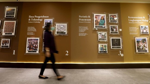 Museum ini tidak hanya hadir secara fisik, namun juga dunia maya melalui teknologi augmented reality & virtual reality atau biasa disebut digital. Museum ini tidak hanya hadir secara fisik, namun juga dunia maya melalui teknologi augmented reality & virtual reality atau biasa disebut digital.