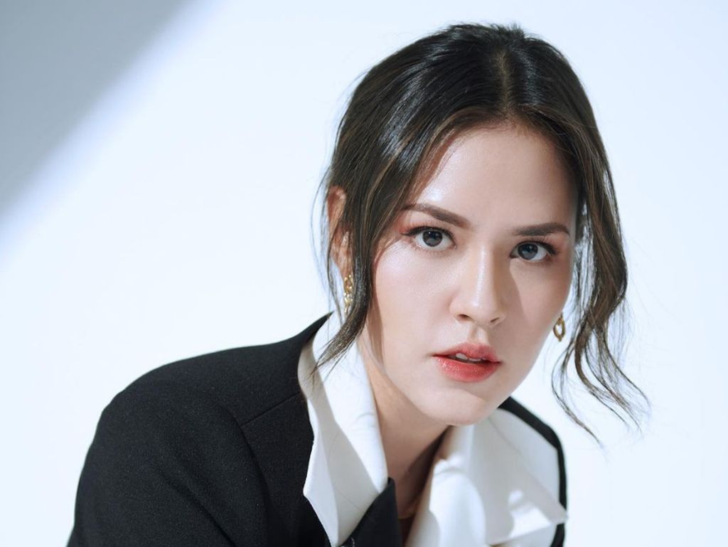 Inspirasi dari Profil Perempuan-Perempuan Terindah di Indonesia 4 Inspirasi dari Profil Perempuan-Perempuan Terindah di Indonesia