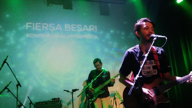 Konspirasi Alam Semesta, Karya yang Dilahirkan Kembali