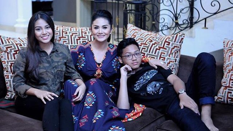 Krisdayanti dan Aurel