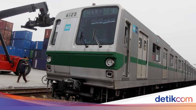 Andre Rosiade Tolak Impor KRL Bekas Jepang, Emosi Hingga Gebrak Meja