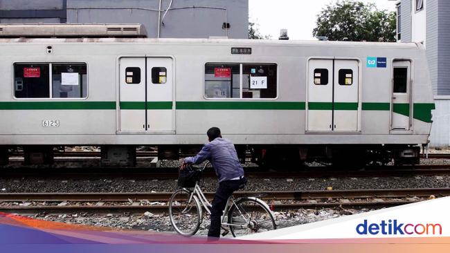 Usai Audit BPKP, Luhut cs Bakal Putuskan Impor KRL Bekas atau 'Poles' yang Ada