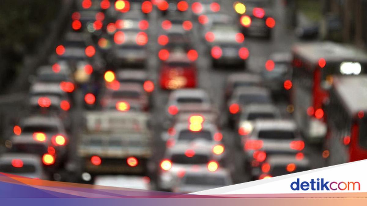 Lalin di Tol Arah Jakarta Padat di Sejumlah Titik Pagi Ini