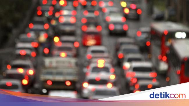 Titik-titik Kepadatan Lalin di Tol Arah Jakarta Senin Pagi