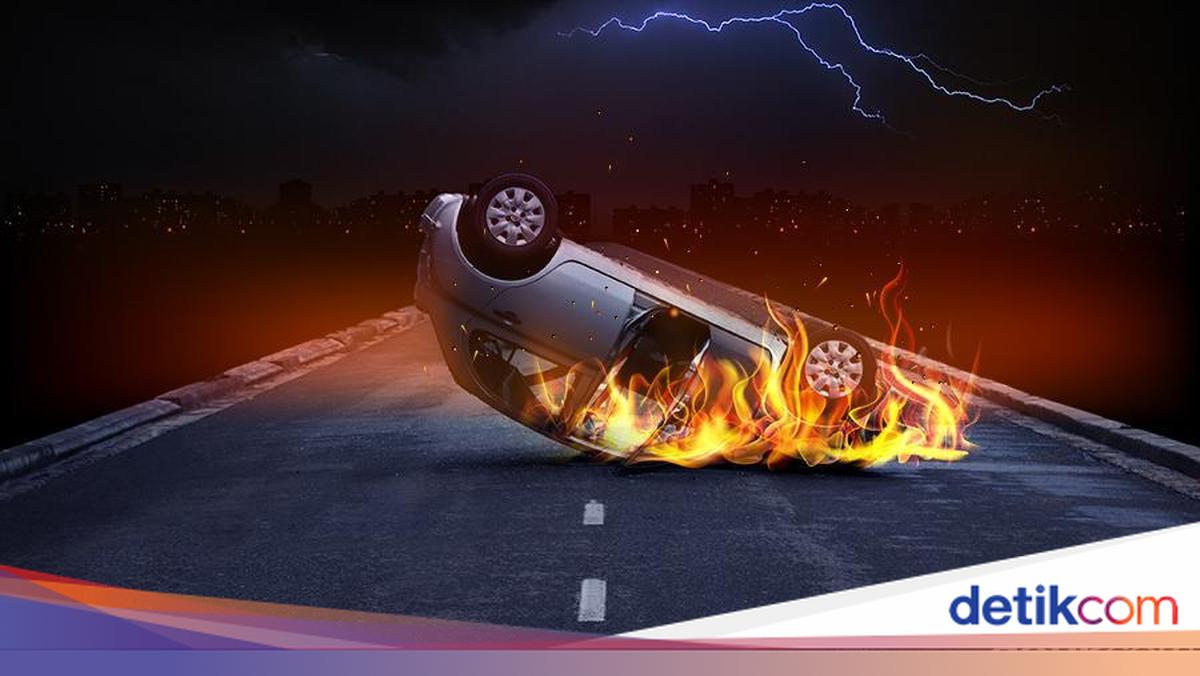 Mobil Terbakar di Tol Jagorawi Arah Cibubur, Lalin Macet