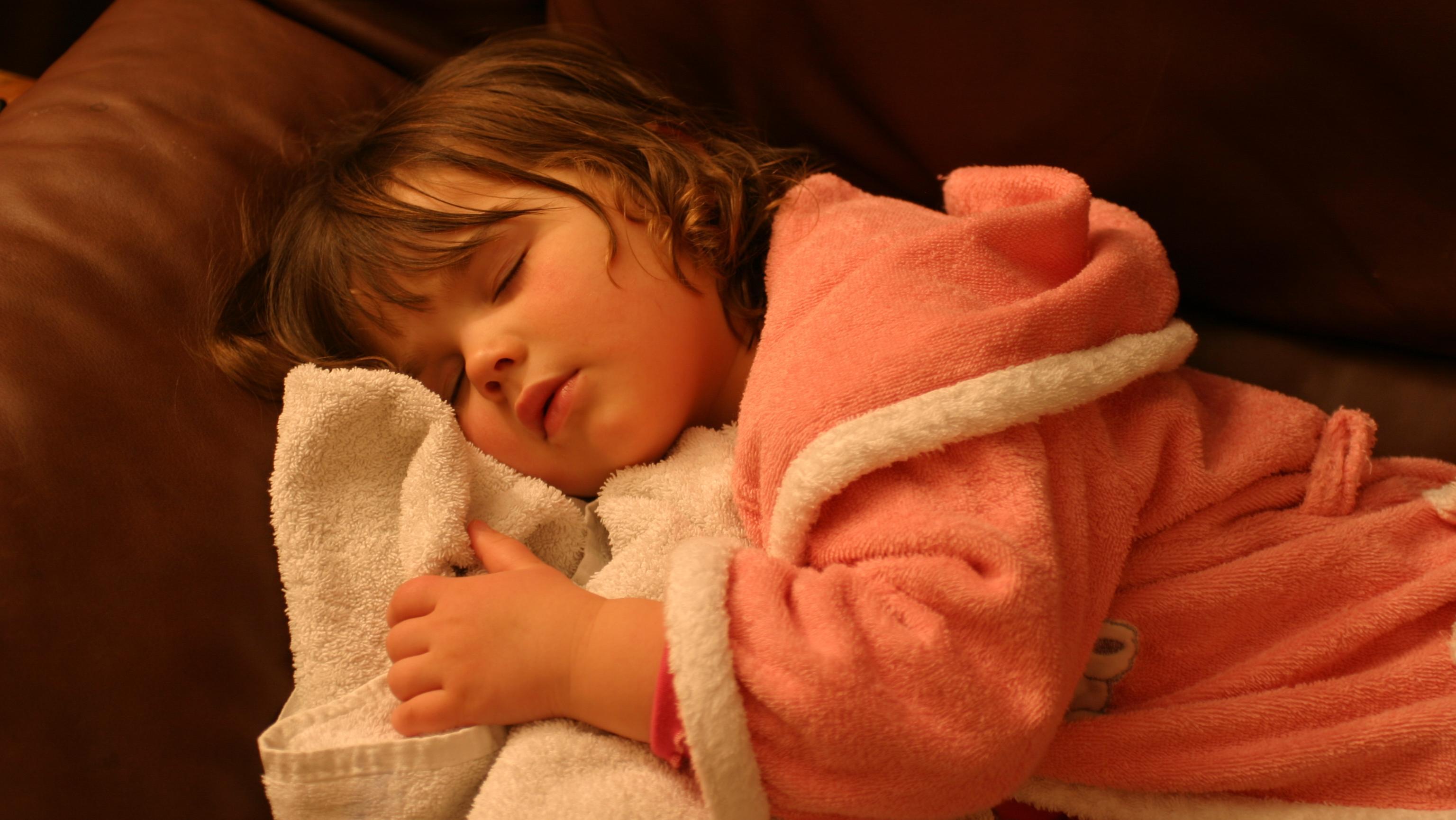 Gigi Anak Bergemeretak Saat Tidur Kenapa Ya