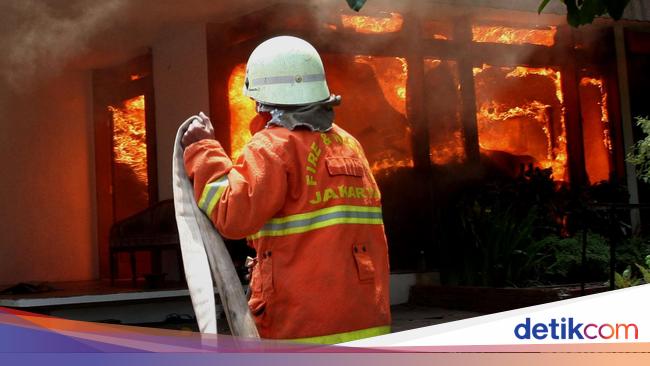 Gudang Ekspedisi di Tanjung Priok Kebakaran, Kerugian Ditaksir Capai Rp 1 M