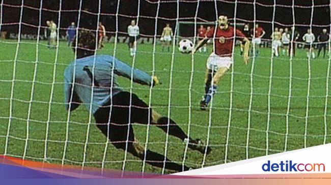 On This Day Lahirnya Tendangan Panenka