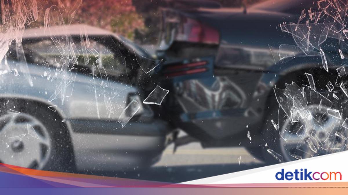Pemuda Tabrak Mobil yang Parkir di Bahu Jalan Kawasan Gading Serpong