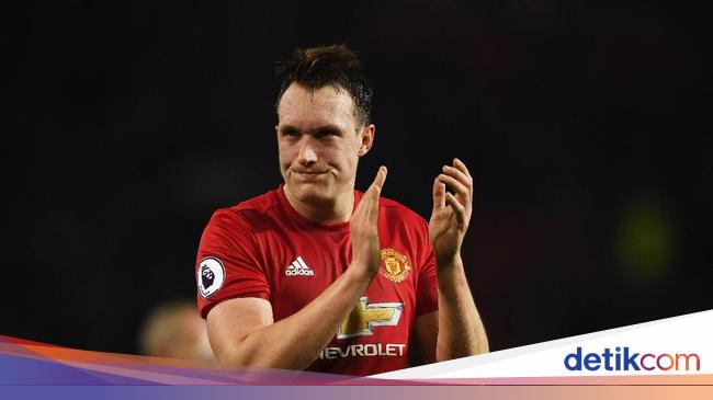 MU Lepas 7 Pemain, Termasuk Phil Jones