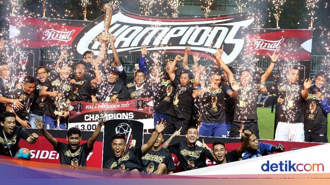 Aji Santoso Puas Arema Juara Dan Tampil Menghibur