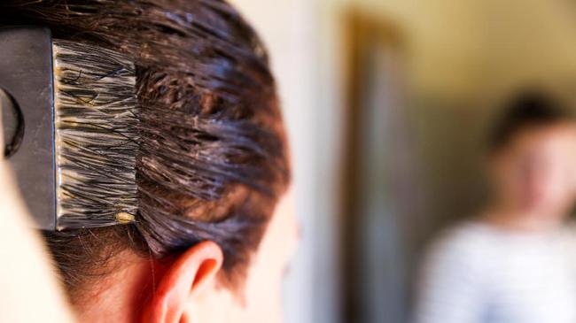 Aman Nggak Kalau Ibu Menyusui Pakai Cat Rambut Aman Nggak Kalau Ibu Menyusui Pakai Cat Rambut
