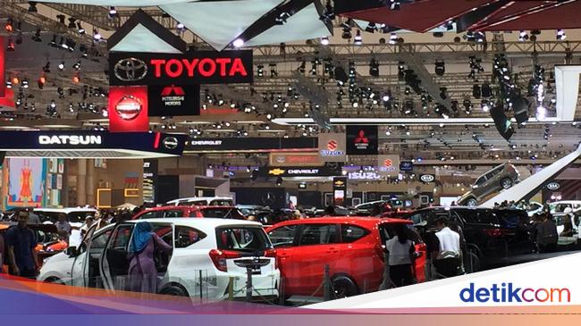 Penjualan Mobil di Indonesia Mandek 10 Tahun Lebih, Apa Sebabnya?