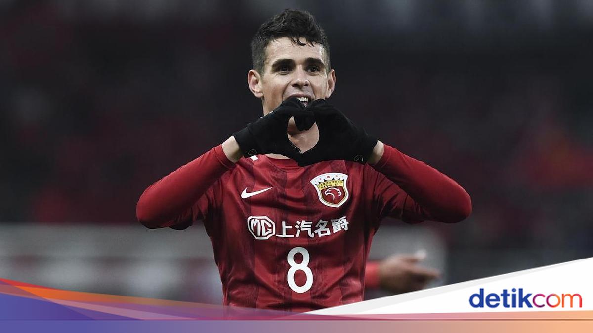 Oscar alami kolaps saat lakukan tes medis bersama timnya Sao Paulo. Sempat dilarikan ke rumah sakit, beruntung kondisinya membaik dan kini pertimbangkan pensiun.