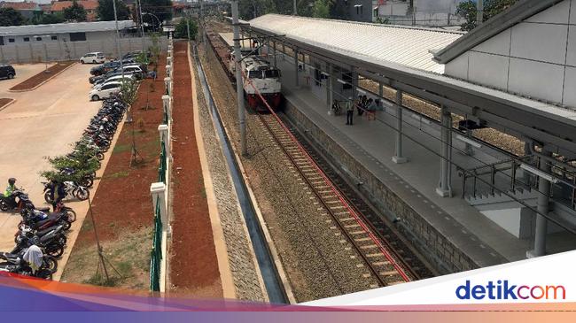 Genangan di Stasiun Bekasi Timur Mulai Surut, Kereta Bisa Melaju di 2 Jalur