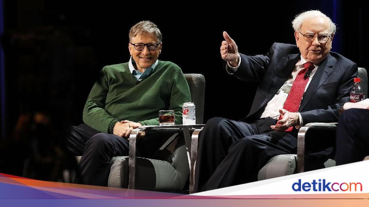 Warren Buffett Bersyukur Tak Ikut Terjerumus 'Perangkap' Bill Gates