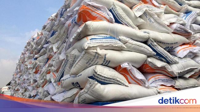 Pemerintah Siapkan Impor Beras 200 Ribu Ton, Sudah Dibeli Tinggal Kirim!