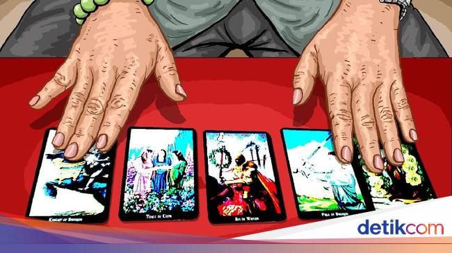 Adakah Sesuatu Di Balik Kartu Tarot Peramal