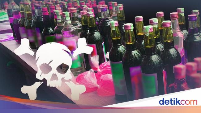 Satpol PP Bogor Razia Warung Kelontong di Cilebut, 1.519 Botol Miras Disita