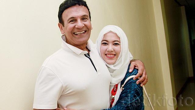 Ayah Nikahi Wanita Jauh Lebih Muda 5 Artis Ini Punya Ibu Tiri Seumuran