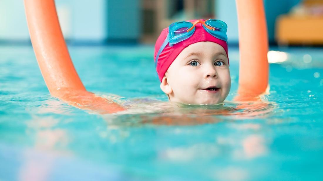 5 Manfaat Berenang untuk Anak