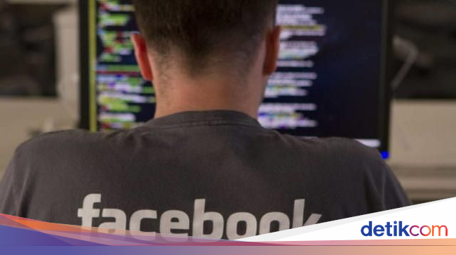 Pria Ini Coba Jual Data Facebook di eBay