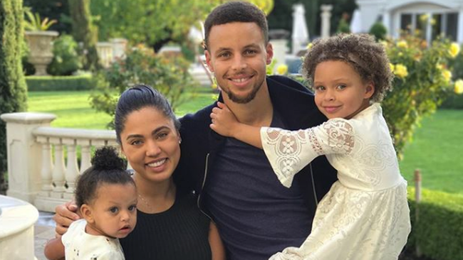 Potret Harmonis Keluarga Kecil Pebasket Stephen Curry