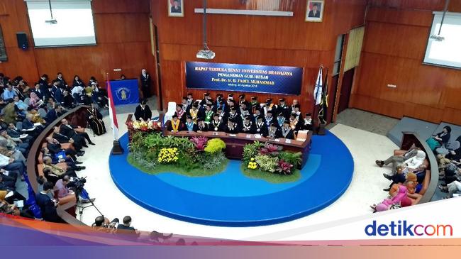 Fadel Muhammad Dikukuhkan Jadi Guru Besar Kewirausahaan Sektor Publik