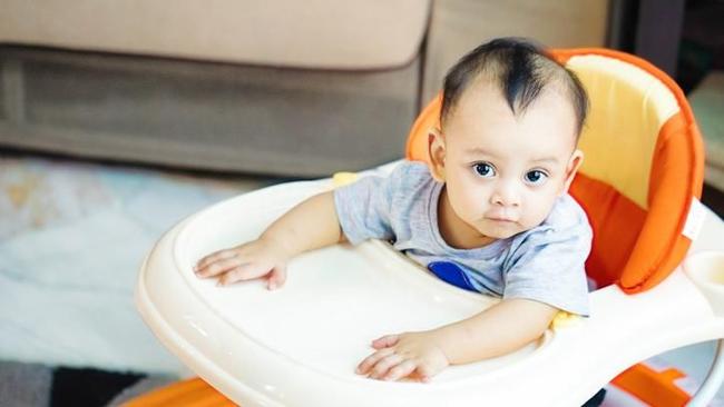 Risiko Bayi  Pakai Baby Walker untuk  Belajar  Jalan 