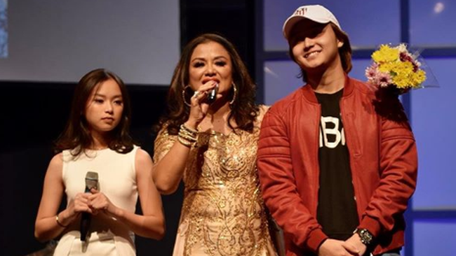 7 Momen Manis Penyanyi Betharia Sonata dengan Anak
