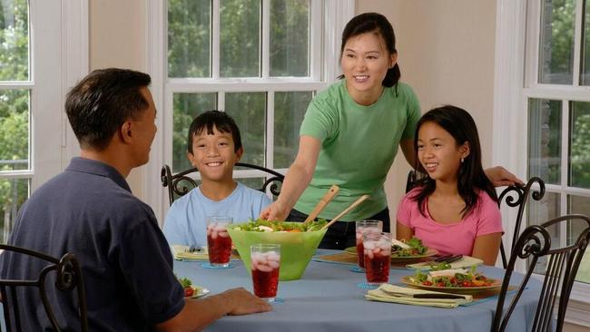 Ingat Bunda, Kalau Puasa Tak Boleh Asal Makan