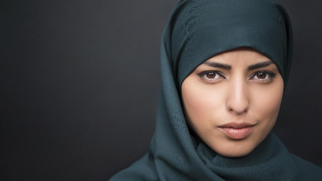 5 Tips Agar Pipi Tembem Terlihat Tirus Saat Pakai Hijab