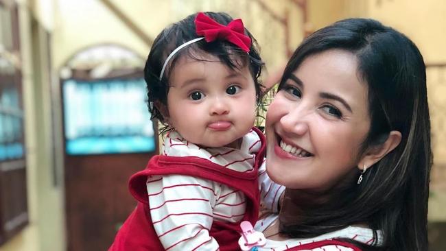 7 Foto Menggemaskan Andy Soraya dan Baby Kylie