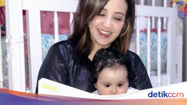 Andi Soraya Cerita Pengalaman Hamil di Usia 40 Tahun