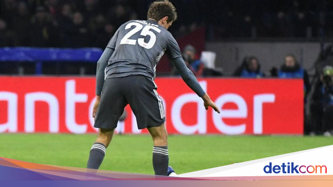 Gara-gara 'tendangan Kungfu', Mueller Absen Hadapi Liverpool