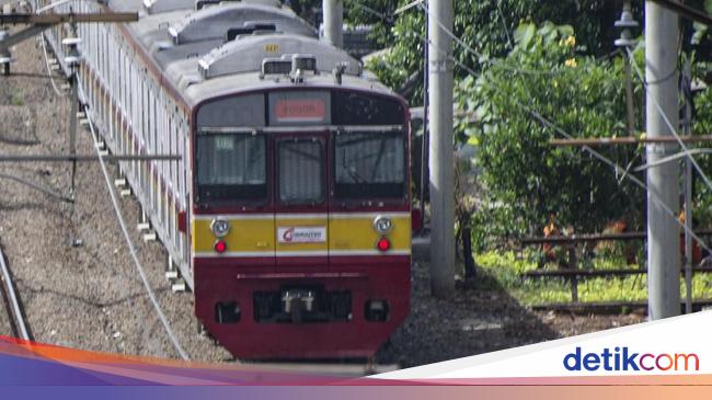 Terganggunya Perjalanan KRL Jakarta Kota-Priok Akibat Genangan Air