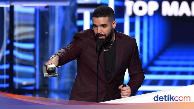 Drake Pakai Suara Kim Kardashian di Lagu Baru, Bikin Panas Kanye?