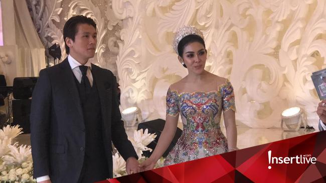 Karangan Bunga Sahabat Luna Maya untuk Syahrini-Reino Jadi ...