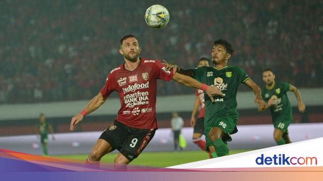 Permainan Sepak Bola Pengertian Sejarah Teknik Peraturan Sepak Bola