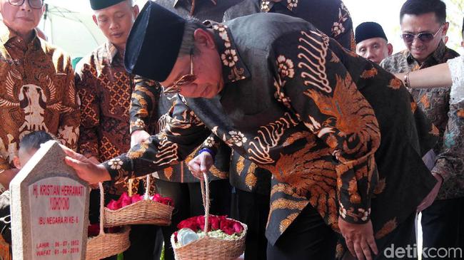 Cara Romantis SBY Kenang Kisah Cintanya Bersama Ani Yudhoyono