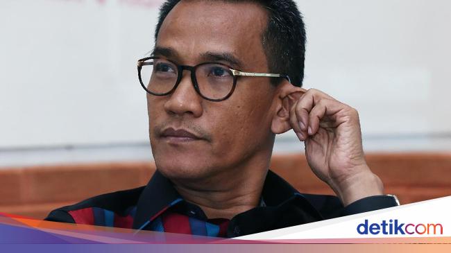 Selain Rocky Gerung, Refly Harun Juga Dipolisikan Relawan Jokowi