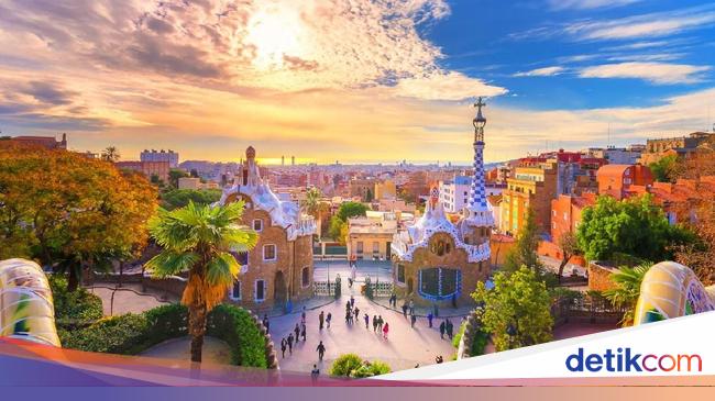 Fenomena Aneh di Barcelona: Benci Turis tapi Tetap Cinta Uangnya