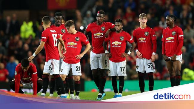 Fans Kesal Lihat Mu Susah Payah Hadapi Tim Divisi Tiga
