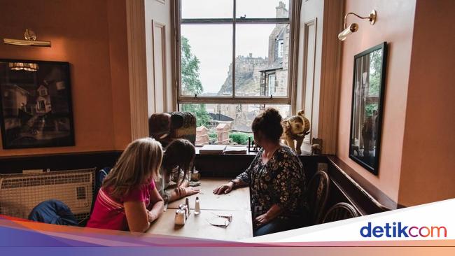 Bersantai di Kafe Klasik Tempat Lahirnya Buku Harry Potter yang Terkenal