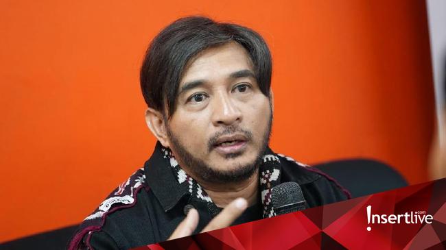 Kenakan Jas saat Liputan Perang, Jeremy Teti Dapat Surat Peringatan
