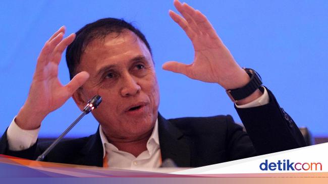 Menpora Apresiasi Kerja Iwan Bule di PSSI