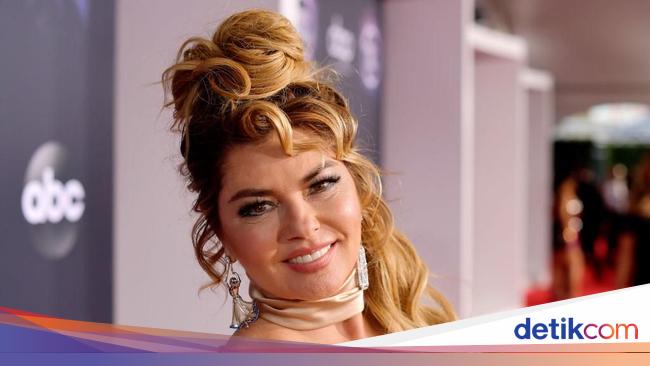 Ini Cara Shania Twain Bangkit Usai Suami Selingkuh dengan Sahabat