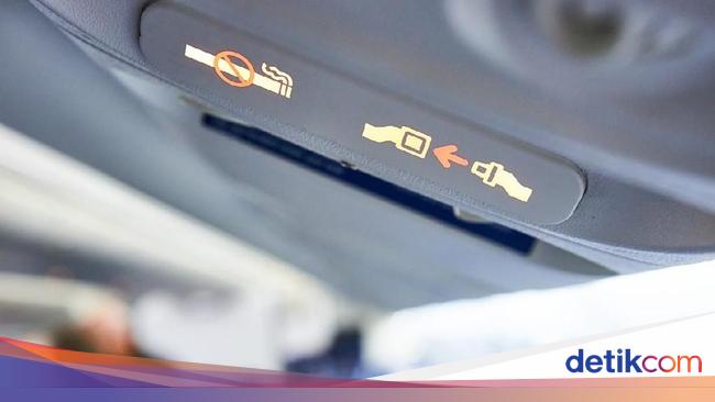 Jangan Coba-coba Merokok di Pesawat! Bisa Didenda Rp 2,5 M
