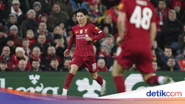 Minamino Debut Curtis Jones Bintang Liverpool Menang Foto 7